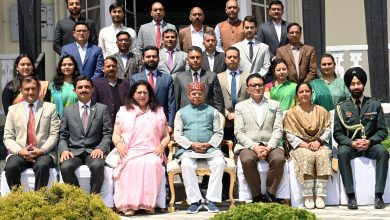 एक मार्गदर्शक, सहयोगी और दोस्त की तरह आमजन से संवाद स्थापित करना चाहिए एक मार्गदर्शक, सहयोगी और दोस्त की तरह आमजन से संवाद स्थापित करना चाहिए