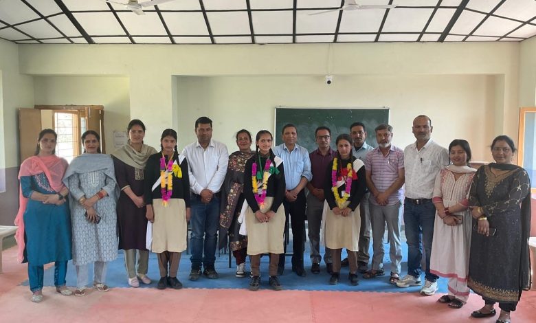 राजकीय वरिष्ठ माध्यमिक विद्यालय परवाड़ा, शिक्षा खंड बगशेड जिला मंडी का बारहवीं कक्षा का परिणाम शत प्रतिशत, रहा