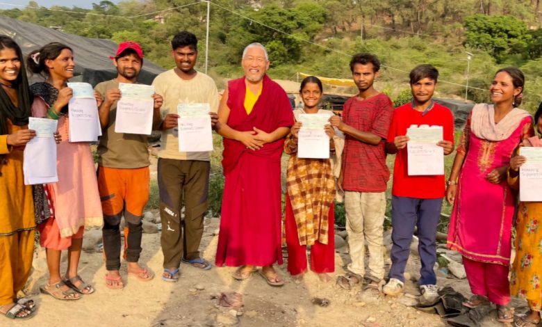 बौद्ध भिक्षु ने साकार किया झुग्गी वालों का ‘घर’ का सपना