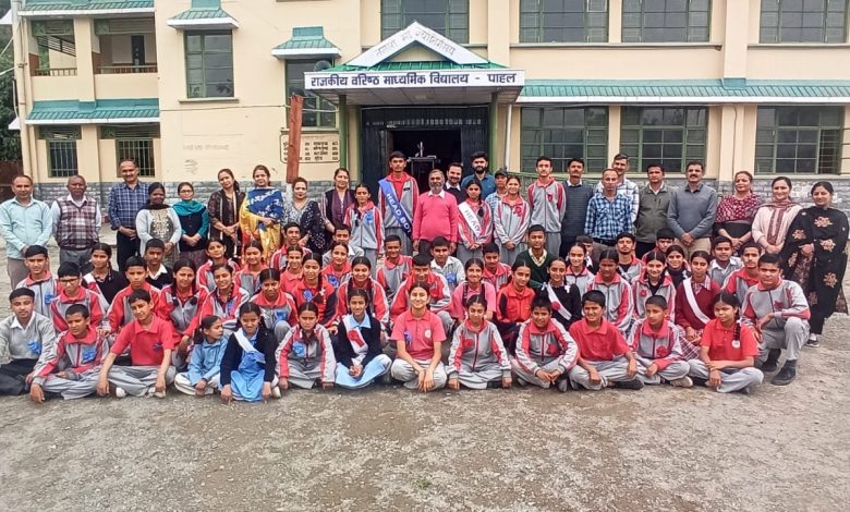 राजकीय वरिष्ठ माध्यमिक विद्यालय पाहल, शिमला में छात्र परिषद शपथ ग्रहण समारोह आयोजित राजकीय वरिष्ठ माध्यमिक विद्यालय पाहल, शिमला में छात्र परिषद शपथ ग्रहण समारोह आयोजित