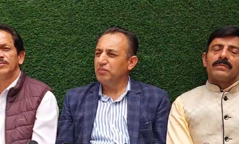 2000 प्रधानाचार्य जो 2017 से प्लेसमेंट पर कार्य कर रहे हैं उन्हें भी शीघ्र नियमित कर लाभ दिया जाएगा