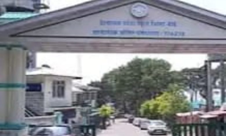 हिमाचल 10वीं बोर्ड में साइना ठाकुर ने 99.46% अंक के साथ टॉप किया