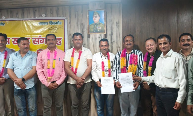 सुरेंद्र पुंडीर तथा आई डी राही को तीसरी बार जिला सिरमौर प्रवक्ता संघ की कमान
