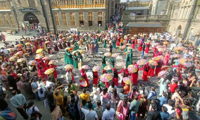शिमला ग्रीष्मोत्सव के प्रथम दिवस का भव्य आगाज़, बेटी बचाओ थीम पर गूंजी महानाटी शिमला ग्रीष्मोत्सव के प्रथम दिवस का भव्य आगाज़, बेटी बचाओ थीम पर गूंजी महानाटी