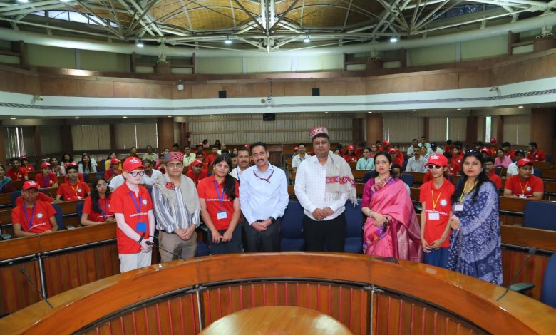 विशेष आवश्यकता वाले बच्चों (CwSN) ने किया संसद भवन का दौरा