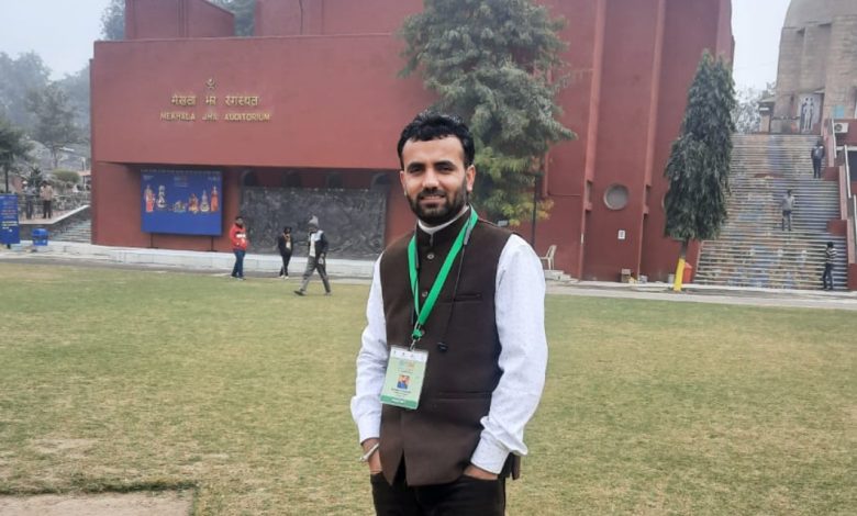 आउटसोर्स कर्मचारियों की वेतन पीड़ा गहराई, आत्महत्या की नौबत पर पहुँचे कई कर्मी आउटसोर्स कर्मचारियों की वेतन पीड़ा गहराई, आत्महत्या की नौबत पर पहुँचे कई कर्मी