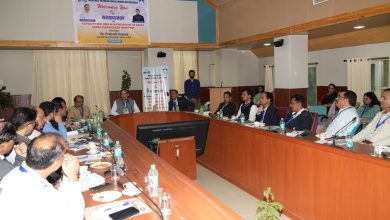 मीडिया में प्रकाशित मामलों पर सतर्क निगाह रखें।