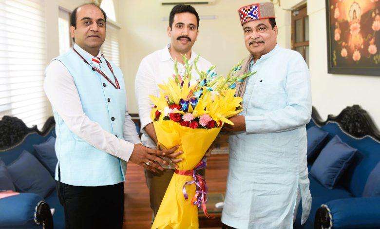 विक्रमादित्य सिंह ने गडकरी से मुलाकात कर राष्ट्रीय राजमार्गों की मांगों को रखा विक्रमादित्य सिंह ने गडकरी से मुलाकात कर राष्ट्रीय राजमार्गों की मांगों को रखा