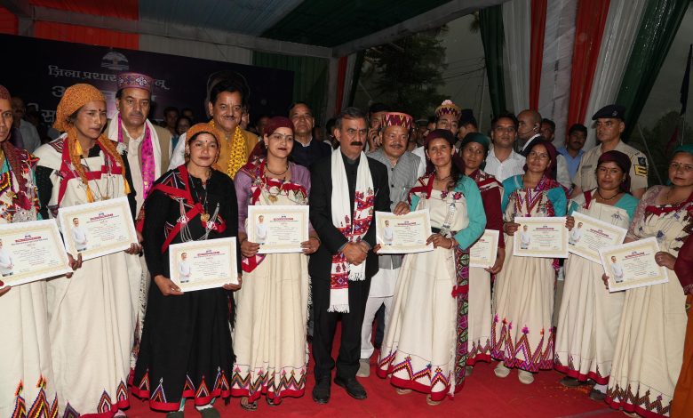 मुख्यमंत्री सुक्खू की पहल: बेटियों को मिला बराबरी का हक, सपनों को मिल रही उड़ान मुख्यमंत्री सुक्खू की पहल: बेटियों को मिला बराबरी का हक, सपनों को मिल रही उड़ान