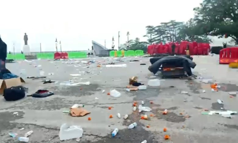 असर विशेष: मुख्यमंत्री की मौजूदगी में आयोजित बॉक्सिंग चैंपियनशिप के बाद फैला कचरा असर विशेष: मुख्यमंत्री की मौजूदगी में आयोजित बॉक्सिंग चैंपियनशिप के बाद फैला कचरा