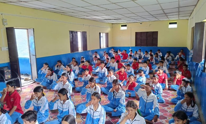 छोग टाली विद्यालय में हर्षौल्लास से मनाया गया अंतरराष्ट्रीय योग दिवस छोग टाली विद्यालय में हर्षौल्लास से मनाया गया अंतरराष्ट्रीय योग दिवस