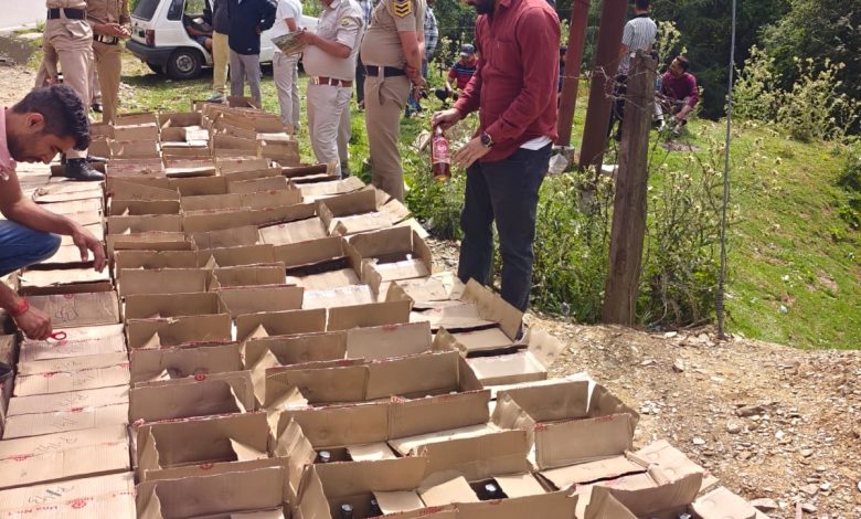 हिमाचल प्रदेश में आबकारी विभाग की बड़ी कार्रवाई: इस वर्ष अब तक 5438.771 बल्क लीटर अवैध शराब बरामद, दर्ज हुए 103 मामले हिमाचल प्रदेश में आबकारी विभाग की बड़ी कार्रवाई: इस वर्ष अब तक 5438.771 बल्क लीटर अवैध शराब बरामद, दर्ज हुए 103 मामले