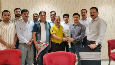 कर्मचारियों की समस्याओं और कार्य स्थितियों पर हुई  चर्चा