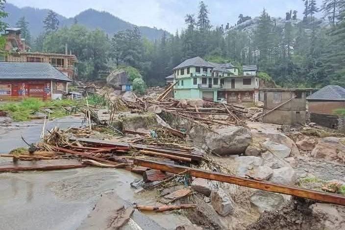 आपदा में उजड़े श्रमिकों को फिर मिलेगी नई छत, कल्याण बोर्ड देगा आर्थिक सहायता आपदा में उजड़े श्रमिकों को फिर मिलेगी नई छत, कल्याण बोर्ड देगा आर्थिक सहायता