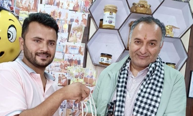 बागवानी क्षेत्र में नवाचार की ओर बढ़ता हिमाचल: निदेशक विनय सिंह का रोहड़ू दौरा