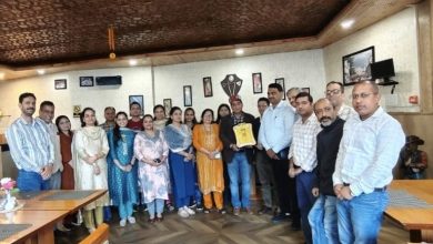 हिमाचल की बागवानी विकास यात्रा के तीन मजबूत स्तंभ एक साथ सेवा निवृत्त हिमाचल की बागवानी विकास यात्रा के तीन मजबूत स्तंभ एक साथ सेवा निवृत्त