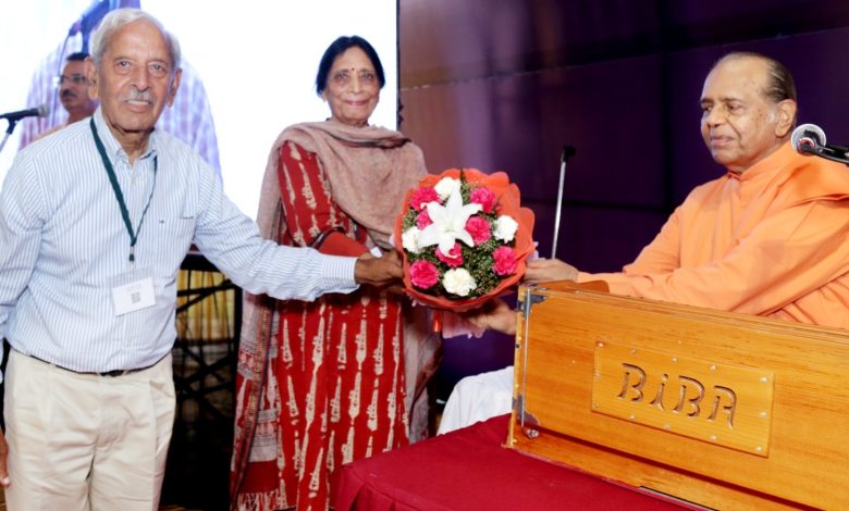 350 से अधिक भक्त शूलिनी विश्वविद्यालय में हुए वाईएसएस आध्यात्मिक रिट्रीट में शामिल 350 से अधिक भक्त शूलिनी विश्वविद्यालय में हुए वाईएसएस आध्यात्मिक रिट्रीट में शामिल