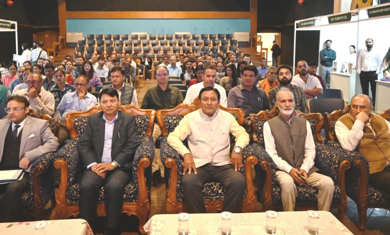 भांग की खेती को वैध करने व औषधीय उपयोग पर आयोजित सेमिनार एवं प्रदर्शनी का किया शुभारम्भ भांग की खेती को वैध करने व औषधीय उपयोग पर आयोजित सेमिनार एवं प्रदर्शनी का किया शुभारम्भ