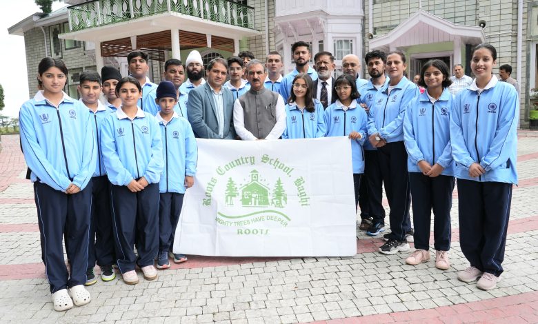 मुख्यमंत्री ने जापान में आयोजित होने वाली कराटे प्रतियोगिता में भाग लेने वाले भारतीय खिलाड़ियों को शुभकानाएं दीं मुख्यमंत्री ने जापान में आयोजित होने वाली कराटे प्रतियोगिता में भाग लेने वाले भारतीय खिलाड़ियों को शुभकानाएं दीं