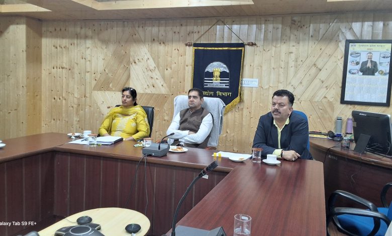 हिमाचल प्रदेश सरकार के उद्योग विभाग के निदेशक डॉ. यूनुस की अध्यक्षता में बैठक आयोजित हिमाचल प्रदेश सरकार के उद्योग विभाग के निदेशक डॉ. यूनुस की अध्यक्षता में बैठक आयोजित