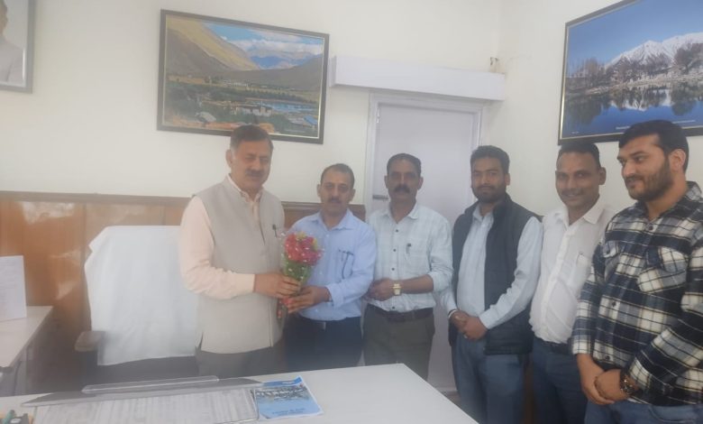 मीटिंग: विद्युत बोर्ड में शीघ्र नई भर्तियों की मांग