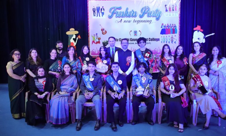 एक नया सफर” फ्रेशर्स पार्टी का भव्य आयोजन एक नया सफर” फ्रेशर्स पार्टी का भव्य आयोजन