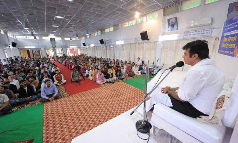 संत निरंकारी भवन बेम्लोई में युवाओं का उत्साह, सतगुरु के प्रति समर्पण का आह्वान