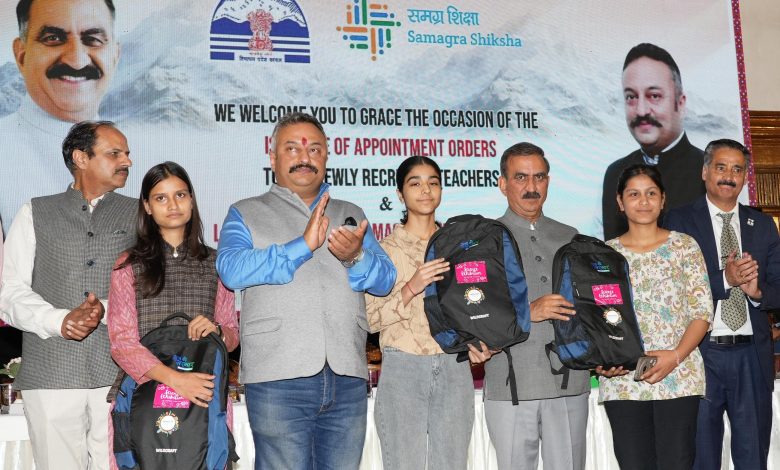 पांच मेधावी विद्यार्थियों को जापान के प्रतिष्ठित ‘Sakura Science High School Program’ के रवाना किया पांच मेधावी विद्यार्थियों को जापान के प्रतिष्ठित ‘Sakura Science High School Program’ के रवाना किया