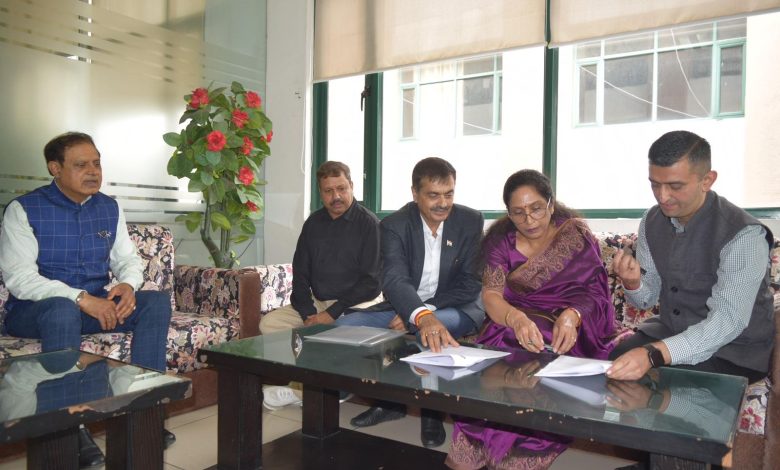 एपीजी शिमला विश्वविद्यालय और राजकीय महाविद्यालय सोलन के बीच अकादमिक उत्कृष्टता को बढ़ावा देने हेतु एमओयू पर हस्ताक्षर एपीजी शिमला विश्वविद्यालय और राजकीय महाविद्यालय सोलन के बीच अकादमिक उत्कृष्टता को बढ़ावा देने हेतु एमओयू पर हस्ताक्षर