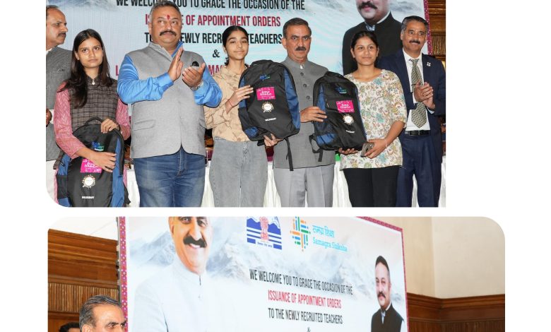 शैक्षणिक सत्र के मध्य शिक्षकों को सेवानिवृत्त न करने पर किया जा रहा विचार