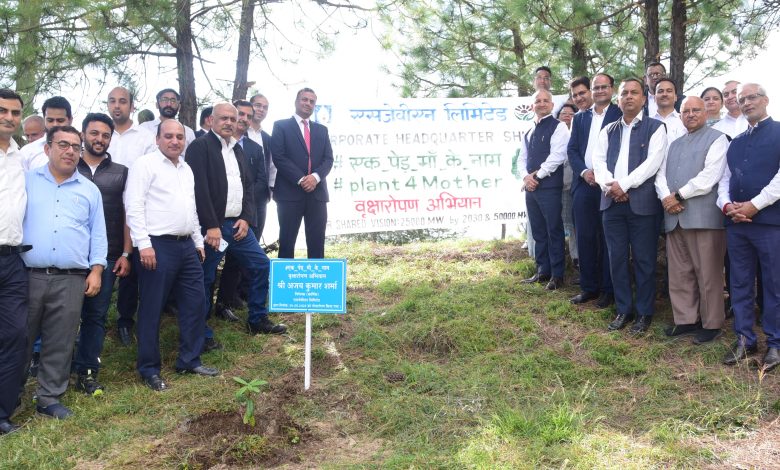 एसजेवीएन ने  एक पेड़ मां के नाम अभियान के तहत शिमला में पौधारोपण अभियान का आयोजन किया