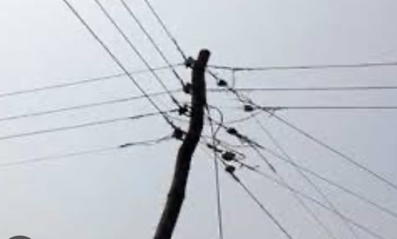 क्या आउटसोर्स कर्मचारी की जान की कोई कीमत नहीं?