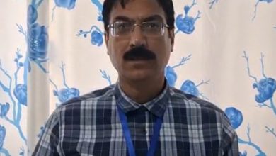 शिक्षक ही वह दीपक है जो अज्ञान के अंधकार को मिटाकर ज्ञान का उजाला फैलाते हैं।