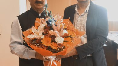 मुख्यमंत्री ने 16वें वित्तायोग के अध्यक्ष से भेंट की, आरडीजी जारी रखने का आग्रह किया मुख्यमंत्री ने 16वें वित्तायोग के अध्यक्ष से भेंट की, आरडीजी जारी रखने का आग्रह किया