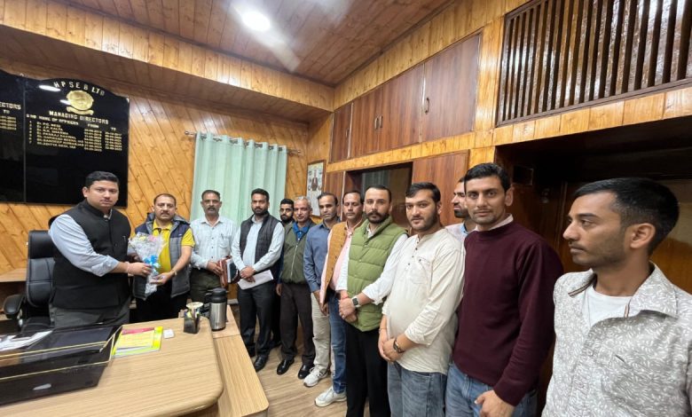 आपदा की स्थिति तकनीकी कर्मचारी काम कर रहे है उनको प्रमोशन से वंचित रखना सही नहीं है आपदा की स्थिति तकनीकी कर्मचारी काम कर रहे है उनको प्रमोशन से वंचित रखना सही नहीं है