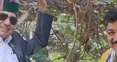 हलचल: स्वास्थ्य मंत्री के विदेश दौरे पर फिर हंगामा