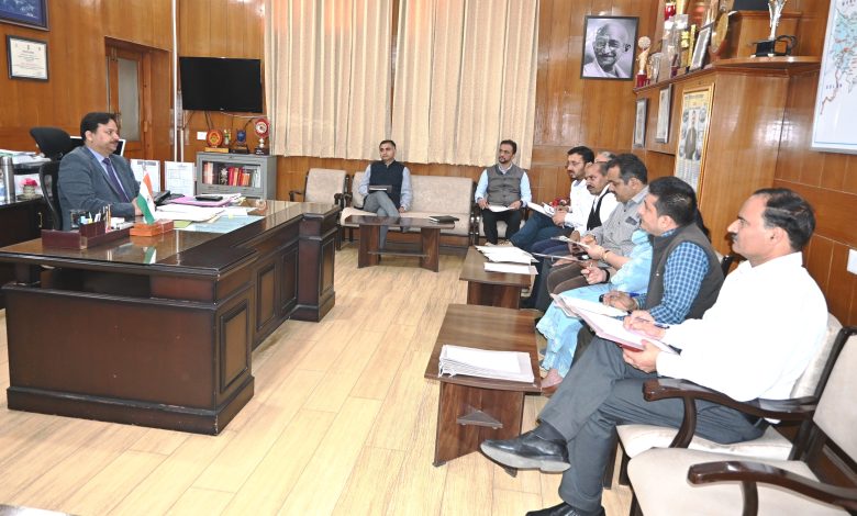 निर्देश: 14 से 18 वर्ष तक के किशोरों से केवल 5 घंटे ही करवा सकते है काम – अनुपम कश्यप निर्देश: 14 से 18 वर्ष तक के किशोरों से केवल 5 घंटे ही करवा सकते है काम – अनुपम कश्यप