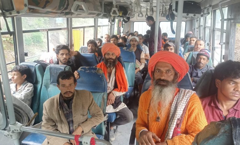 मणिमहेश यात्रा : 500 श्रद्धालुओं को सुरक्षित चंबा पहुंचाया गया मणिमहेश यात्रा : 500 श्रद्धालुओं को सुरक्षित चंबा पहुंचाया गया