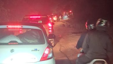 सुंदरनगर के नज़दीक डोड़वां में घंटों जाम, सड़क की खराब हालत से लोगों को भारी परेशानी सुंदरनगर के नज़दीक डोड़वां में घंटों जाम, सड़क की खराब हालत से लोगों को भारी परेशानी