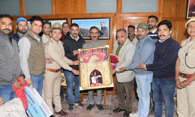 वन अराजपत्रित कर्मचारी महासंघ ने मुख्यमंत्री राहत कोष में पांच लाख रुपये का अंशदान किया वन अराजपत्रित कर्मचारी महासंघ ने मुख्यमंत्री राहत कोष में पांच लाख रुपये का अंशदान किया