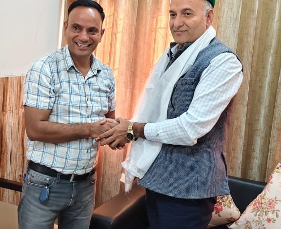 निदेशक उद्यान विभाग ने दत्तनगर केंद्र का औचक निरीक्षण कर कार्यों की सराहना की निदेशक उद्यान विभाग ने दत्तनगर केंद्र का औचक निरीक्षण कर कार्यों की सराहना की