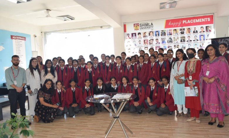पोर्टमोर स्कूल की छात्राओं ने एपीजी शिमला यूनिवर्सिटी में उच्च शिक्षा के अवसरों का किया अवलोकन