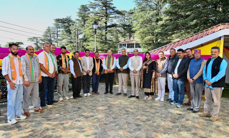 मुख्यमंत्री पूर्व सरकार और अपने मंत्रियों पर सवाल उठाने की बजाय अपनी जिम्मेदारी निभाएं : जय राम ठाकुर मुख्यमंत्री पूर्व सरकार और अपने मंत्रियों पर सवाल उठाने की बजाय अपनी जिम्मेदारी निभाएं : जय राम ठाकुर