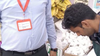 असर विशेष: अलर्ट : रंग-बिरंगे रसगुल्लों में मिले बाल , 54 किलो मिठाइयाँ नष्ट असर विशेष: अलर्ट : रंग-बिरंगे रसगुल्लों में मिले बाल , 54 किलो मिठाइयाँ नष्ट