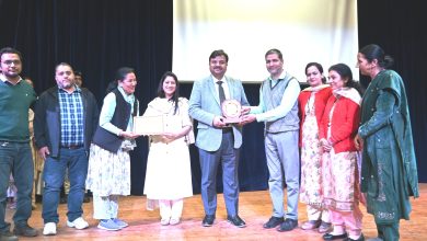 बच्चे शिक्षा पर दें अधिक ध्यान – उपायुक्त