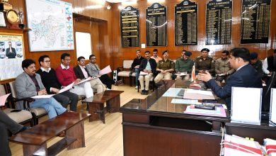 बड़ी खबर: बिना पर्ची के  सिरींज देने पर रोक बड़ी खबर: बिना पर्ची के  सिरींज देने पर रोक