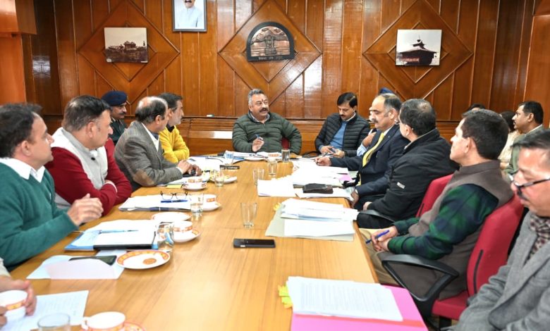 हिमाचल में 7000 शिक्षकों की नियुक्तियों व नई शैक्षिक योजनाओं की समीक्षा हिमाचल में 7000 शिक्षकों की नियुक्तियों व नई शैक्षिक योजनाओं की समीक्षा