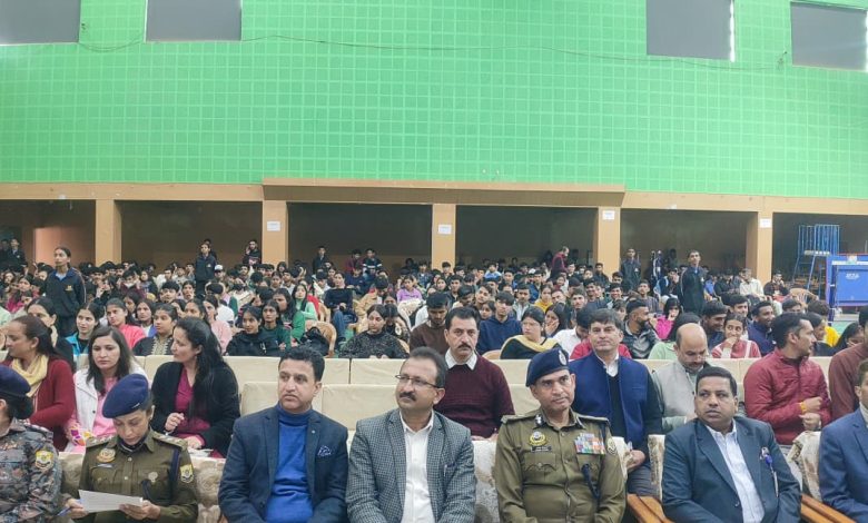 बड़ी खबर: पुलिस  करेगी “एंटी चिट्टा वालंटियर्स”  भर्ती बड़ी खबर: पुलिस  करेगी “एंटी चिट्टा वालंटियर्स”  भर्ती