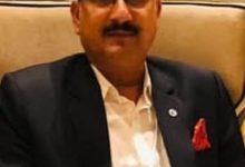 प्रेस कर्मी विपरीत परिस्थितियों में तरह तरह के जोखम उठाकर सच्चाई को समाज के पास लाने का कार्य बखूबी करते है प्रेस कर्मी विपरीत परिस्थितियों में तरह तरह के जोखम उठाकर सच्चाई को समाज के पास लाने का कार्य बखूबी करते है