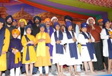 गुरु तेग बहादुर शहीदी शताब्दी पर निकला भव्य नगर कीर्तन, सिख कलाकारों ने दिखाए गतका के अद्भुत करतब